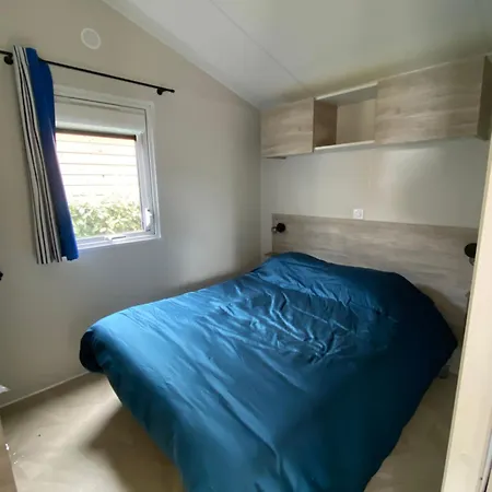 Mobil-home Premium Cote D'azur 4 Etoiles Saint-raphael Piscines Climatisation Vue Et Parking 別荘 Saint-Raphaël