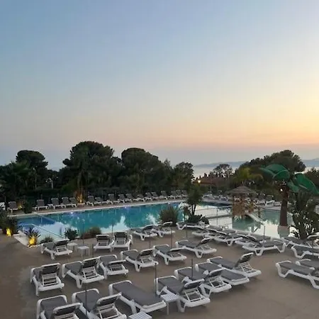 別荘 Mobil-home Premium Cote D'azur 4 Etoiles Saint-raphael Piscines Climatisation Vue Et Parking